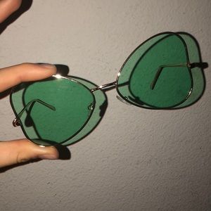 GREEN FREE PEOPLE SUNGLASSES